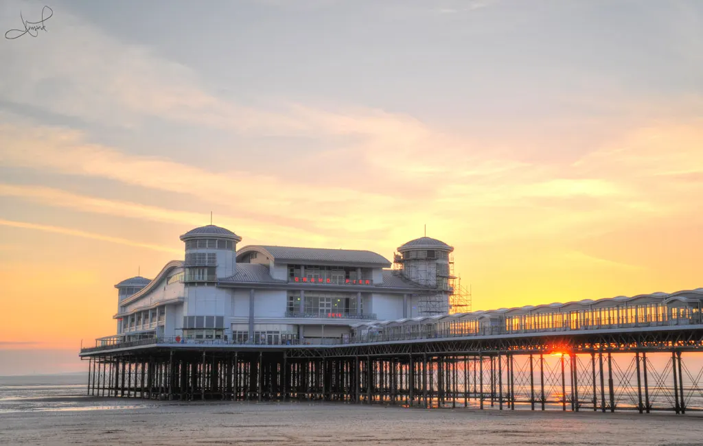 Weston-super-Mare, Somerset — where Mazuli supplies cor vision slim sliding doors